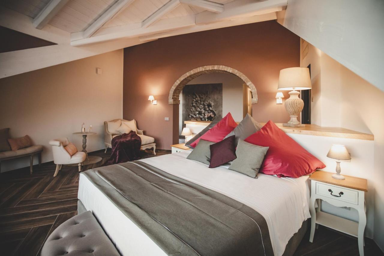 Relais Almaranto Hotell Calamandrana Exteriör bild