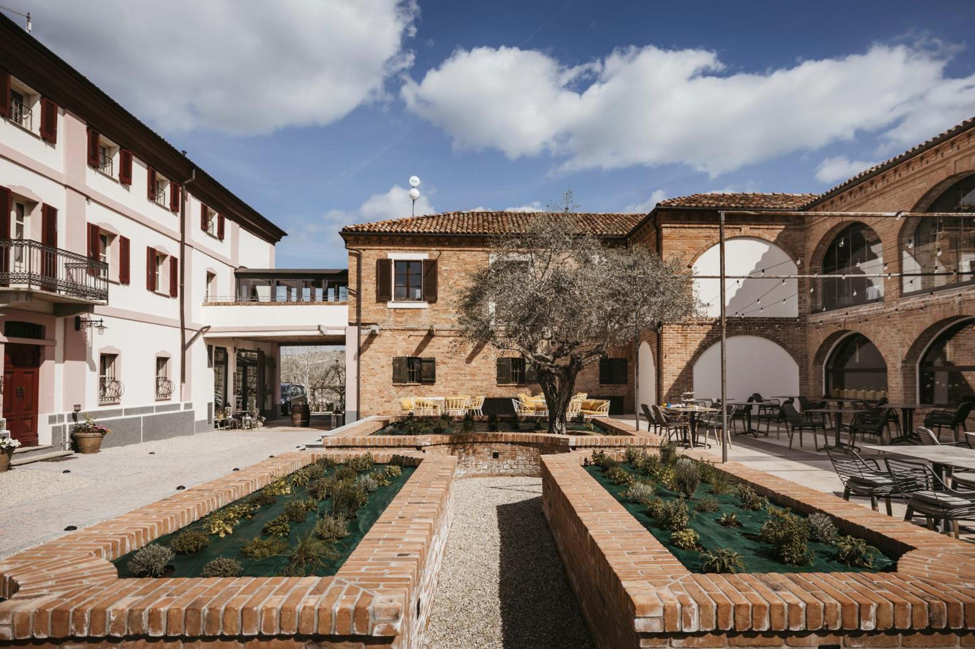 Relais Almaranto Hotell Calamandrana Exteriör bild